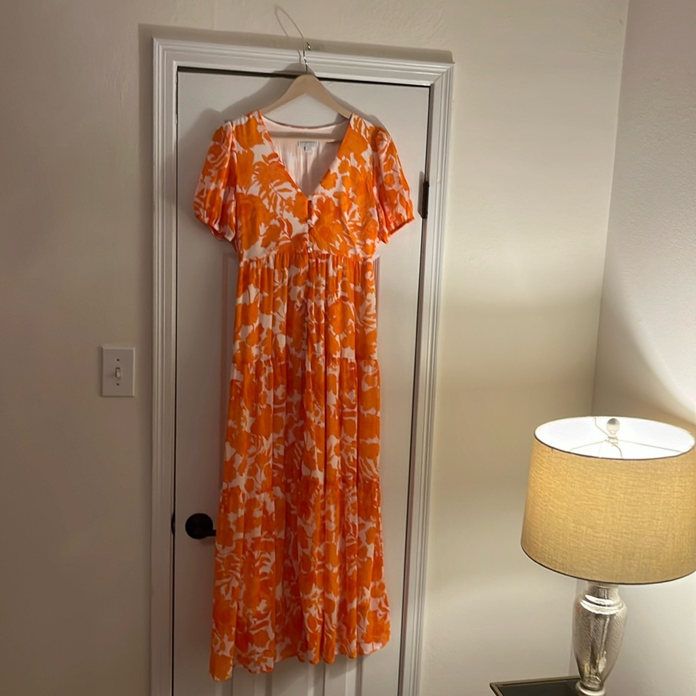 Beautiful feminine tiered orange and white floral maxi dress XS 4 6